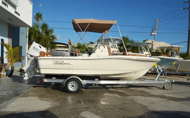 Slide: The Image of Pioneer 180 Islander 2025 - 12