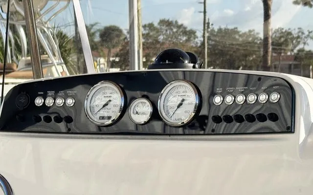 Slide: The Image of Pioneer 180 Islander 2025 - 20