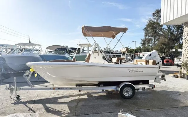 Slide: The Image of Pioneer 180 Islander 2025 - 4