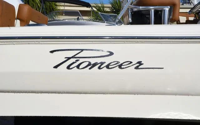 Slide: The Image of Pioneer 180 Islander 2025 - 7