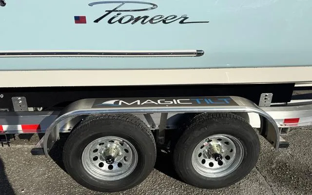 Slide: The Image of Pioneer 222 Islander 2025 - 9