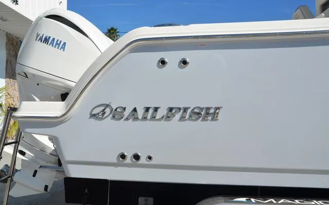 Slide: The Image of Sailfish 272CC 2025 - 10