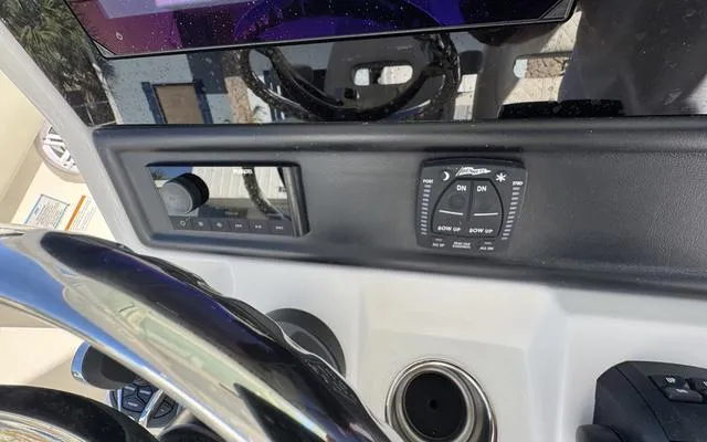 Slide: The Image of Sailfish 272CC 2025 - 27