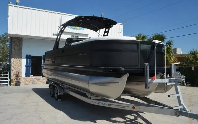 Slide: The Image of Viaggio Diamante 24UW 2025 - 1