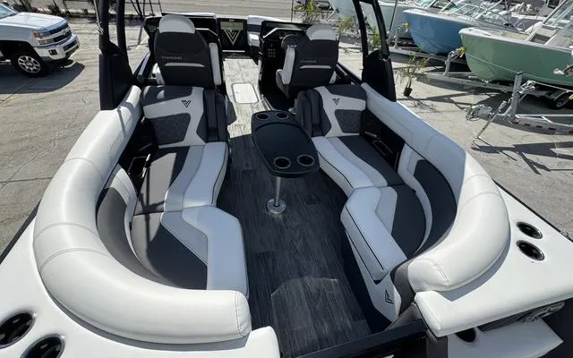 Slide: The Image of Viaggio Diamante 24UW 2025 - 13