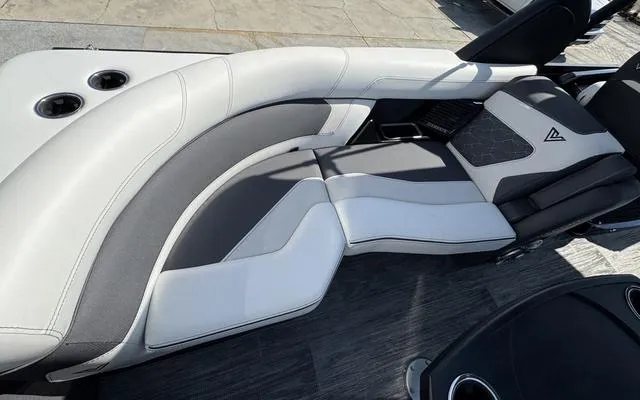 Slide: The Image of Viaggio Diamante 24UW 2025 - 17