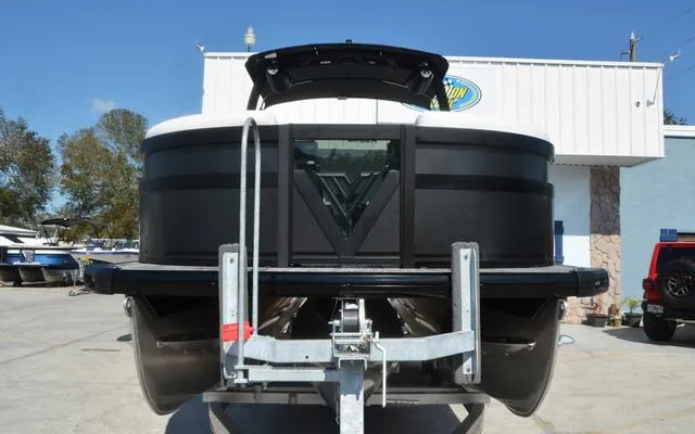 Slide: The Image of Viaggio Diamante 24UW 2025 - 2