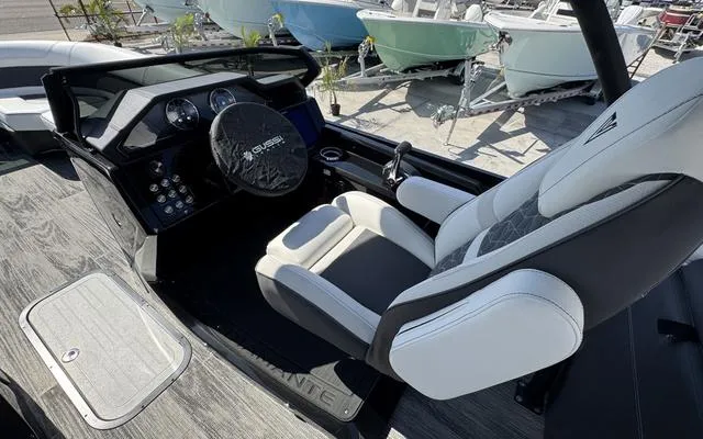 Slide: The Image of Viaggio Diamante 24UW 2025 - 21