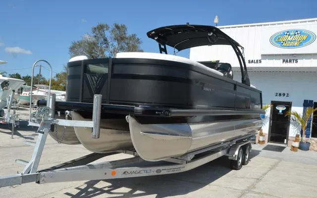 Slide: The Image of Viaggio Diamante 24UW 2025 - 3