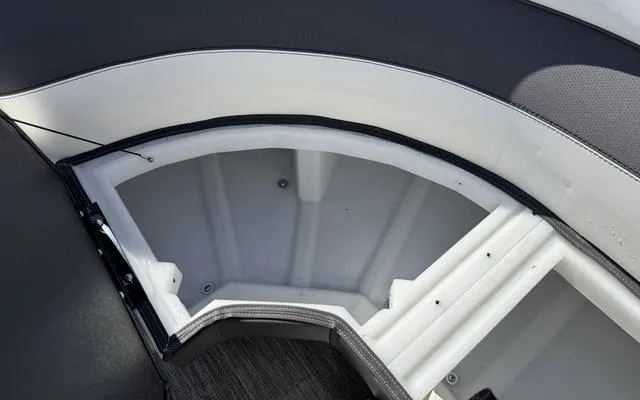 Slide: The Image of Viaggio Diamante 24UW 2025 - 33