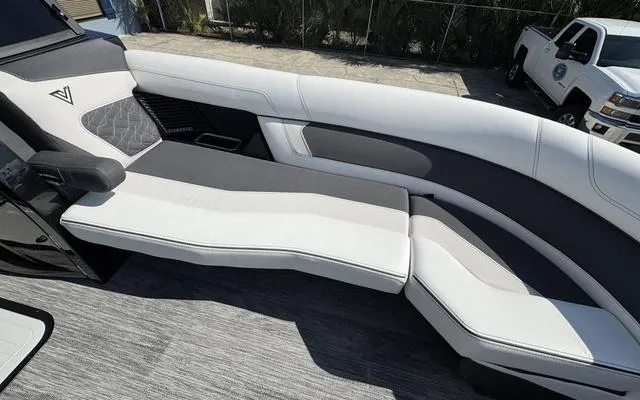 Slide: The Image of Viaggio Diamante 24UW 2025 - 35