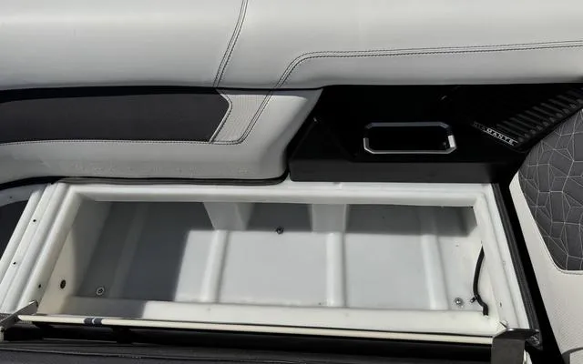 Slide: The Image of Viaggio Diamante 24UW 2025 - 36