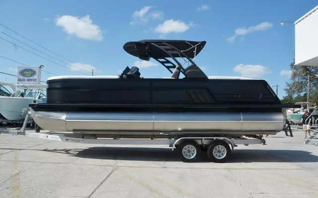 Slide: The Image of Viaggio Diamante 24UW 2025 - 4