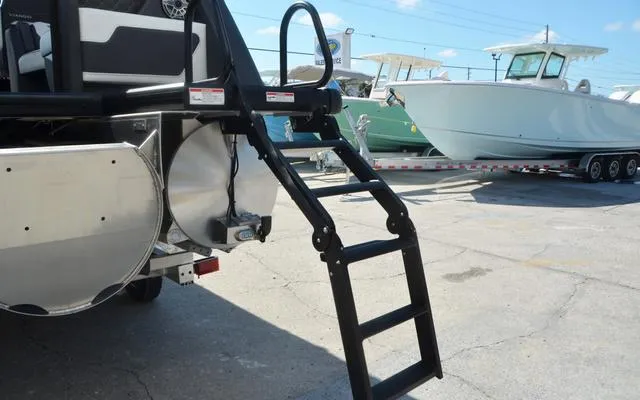 Slide: The Image of Viaggio Diamante 24UW 2025 - 9