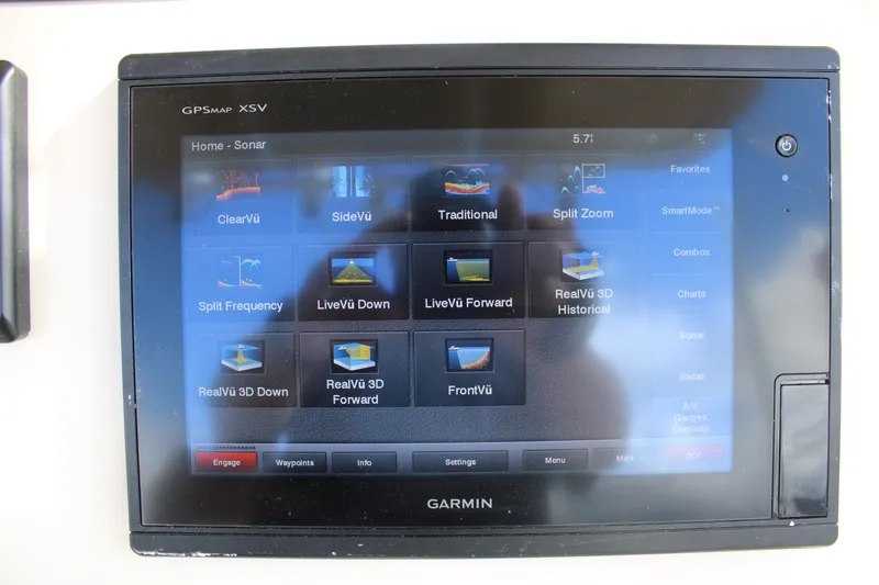 Slide: The Image of Garmin GPSMAP sonar display on 2018 Grady-White Fisherman 257 boat. - 29