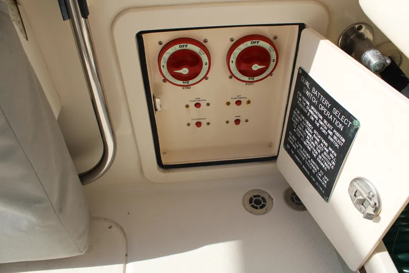 Slide: The Image of Battery control panel on 2018 Grady-White Fisherman 257 boat. - 48