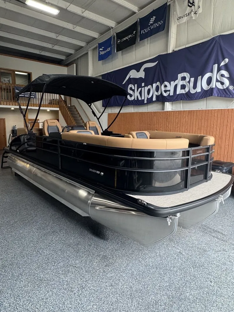 Slide: The Image of Harris Cruiser 230 2025 - 1
