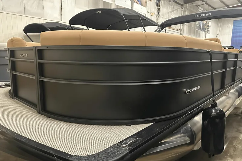 Slide: The Image of Harris 230 CRUISER 2025 - 11