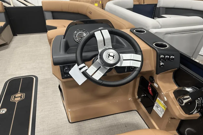 Slide: The Image of Harris 230 CRUISER 2025 - 4