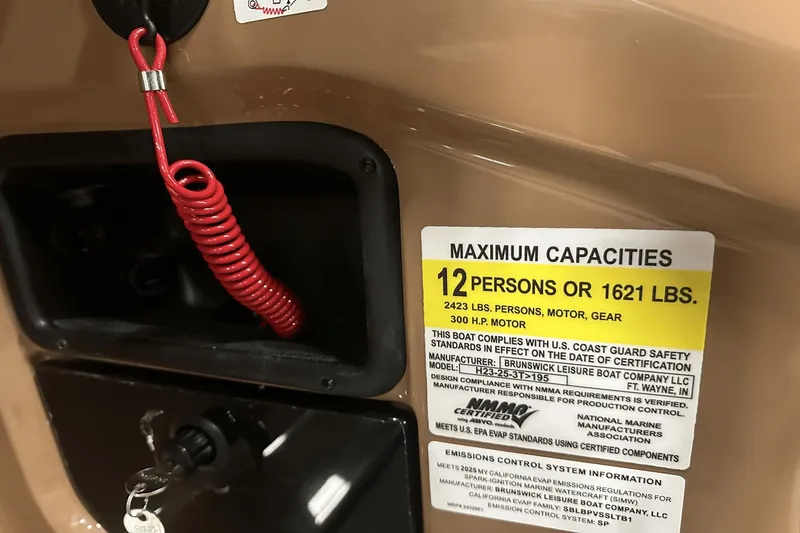 Slide: The Image of Harris 230 CRUISER 2025 - 5