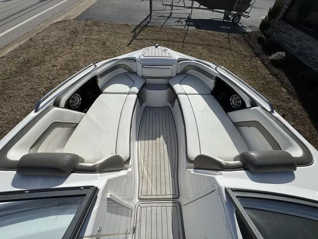 Slide: The Image of Yamaha 242 Limited S E-Series 2017 - 4