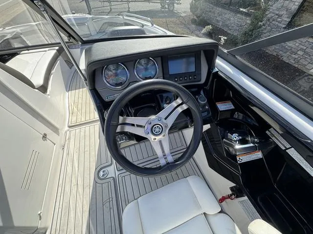 Slide: The Image of Yamaha 242 Limited S E-Series 2017 - 5