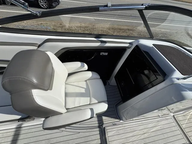 Slide: The Image of Yamaha 242 Limited S E-Series 2017 - 7