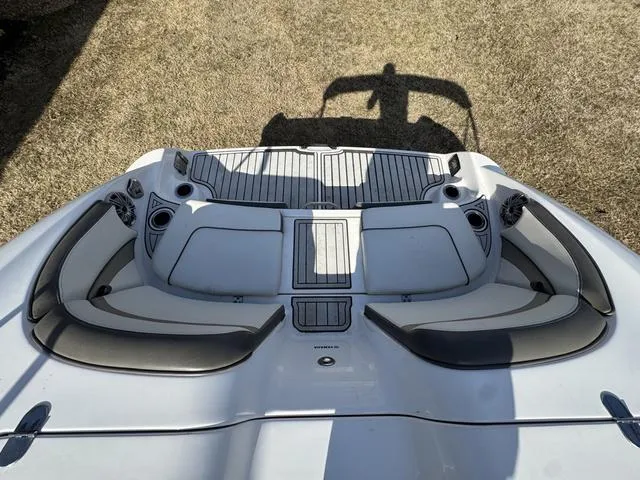 Slide: The Image of Yamaha 242 Limited S E-Series 2017 - 8