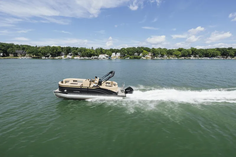 Slide: The Image of Harris Cruiser 230 2025 - 52