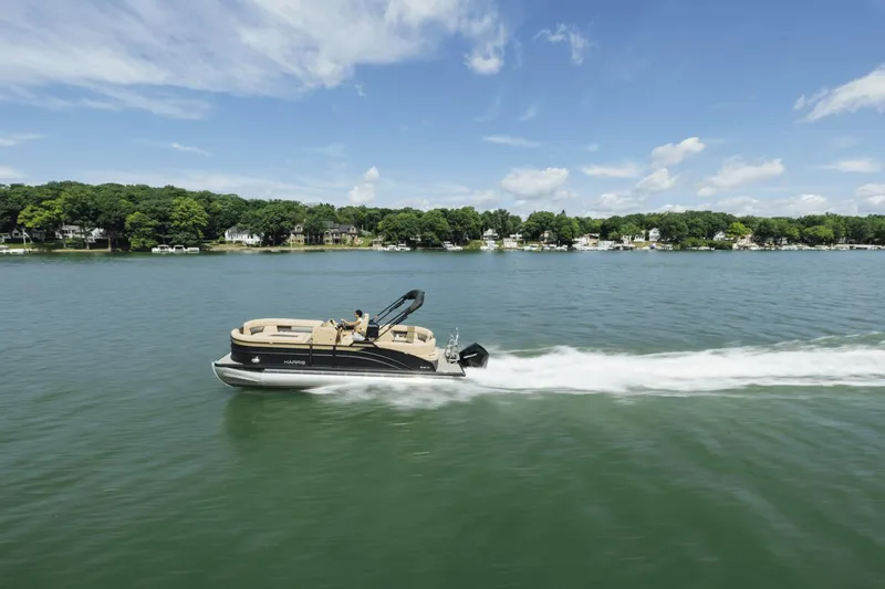 Slide: The Image of Harris Cruiser 230 2025 - 54