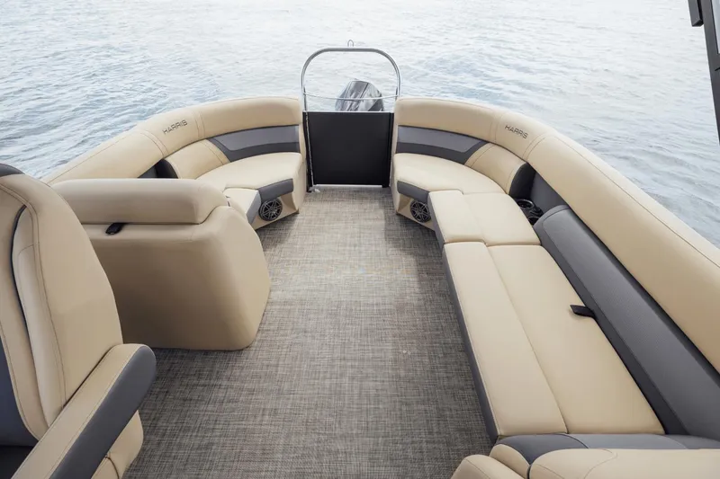 Slide: The Image of Harris 230 CRUISER 2025 - 30