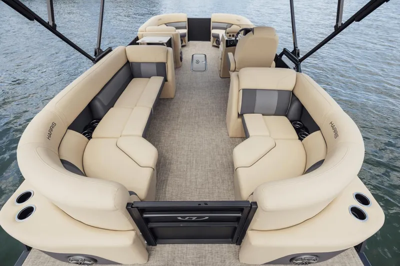 Slide: The Image of Harris 230 CRUISER 2025 - 33