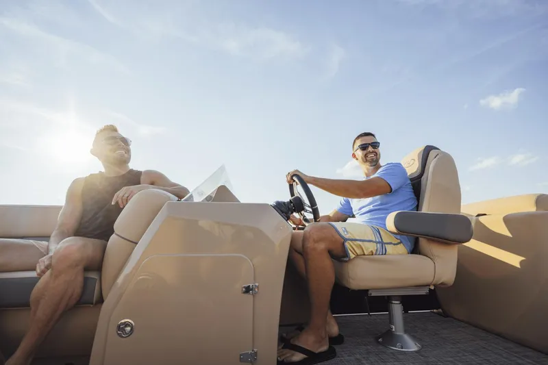 Slide: The Image of Harris 230 CRUISER 2025 - 41