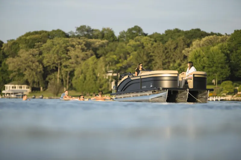 Slide: The Image of Harris 230 CRUISER 2025 - 5