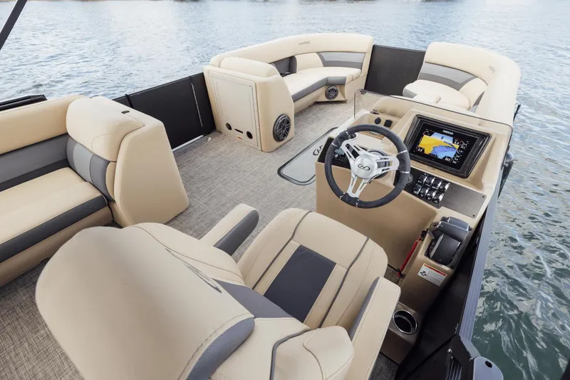 Slide: The Image of Harris 230 CRUISER 2025 - 64