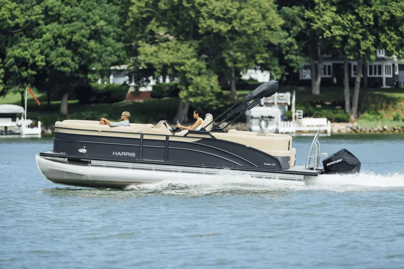 Slide: The Image of Harris Cruiser 230 2025 - 48