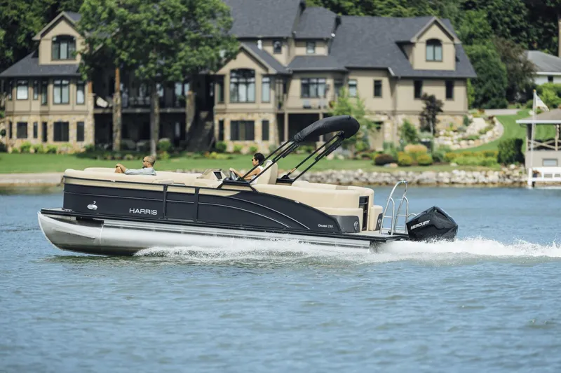 Slide: The Image of Harris Cruiser 230 2025 - 49