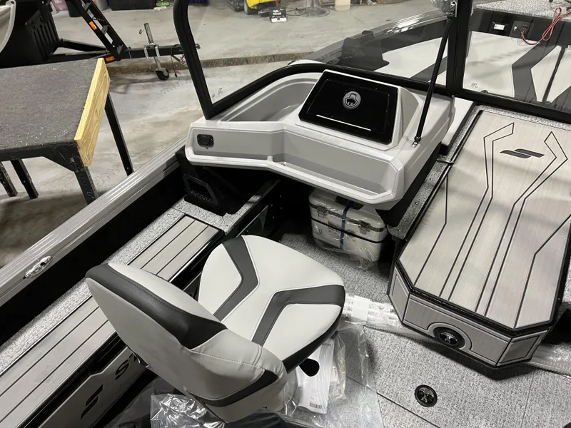 Slide: The Image of Starcraft Delta 188 DC Pro 2025 - 14