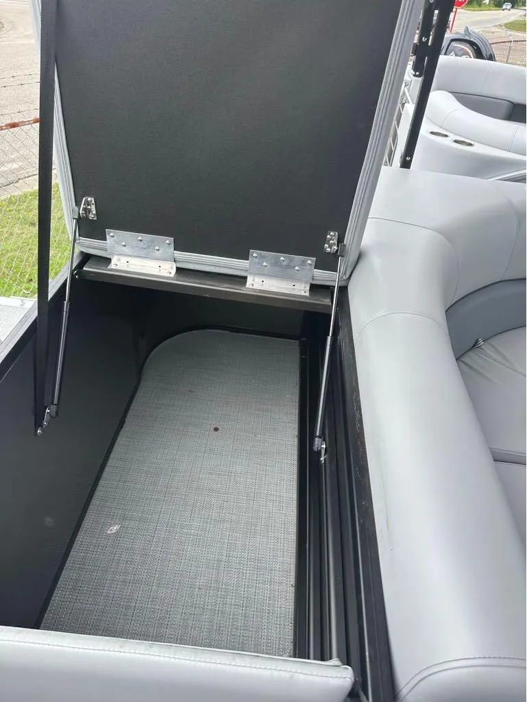 Slide: The Image of Bentley Pontoons Legacy Cruise 200 2025 - 10