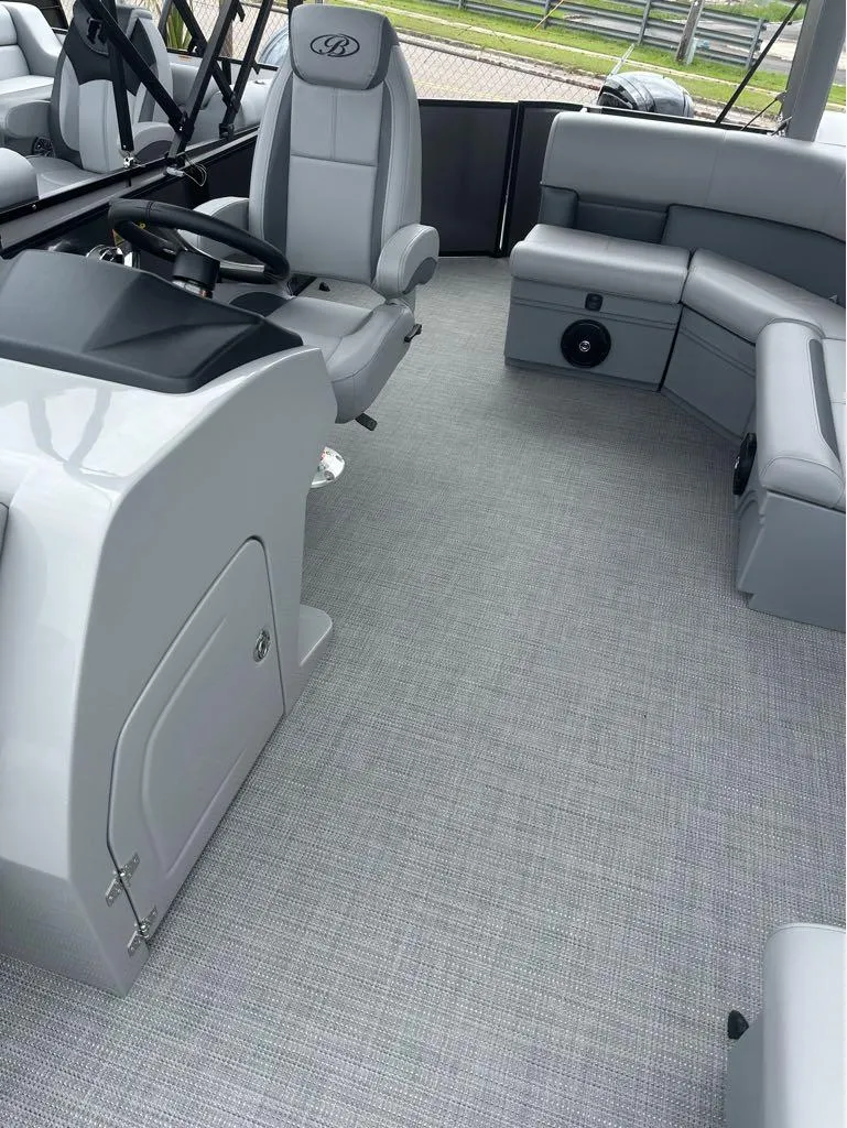 Slide: The Image of Bentley Pontoons Legacy Cruise 200 2025 - 8