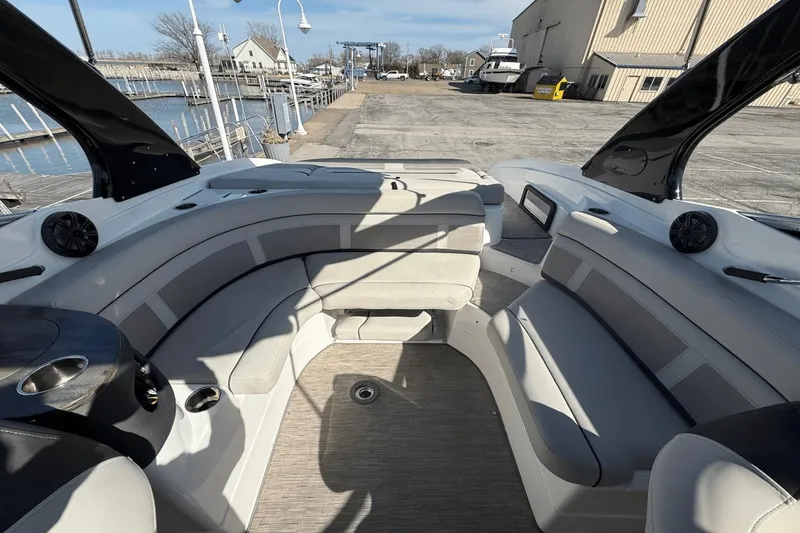 Slide: The Image of Rinker QX26 2017 - 12