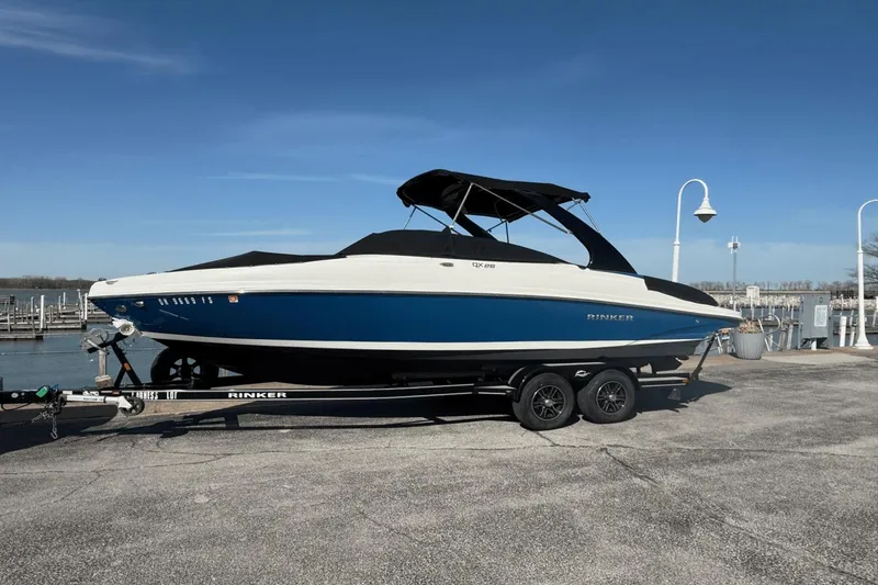 Slide: The Image of Rinker QX26 2017 - 2