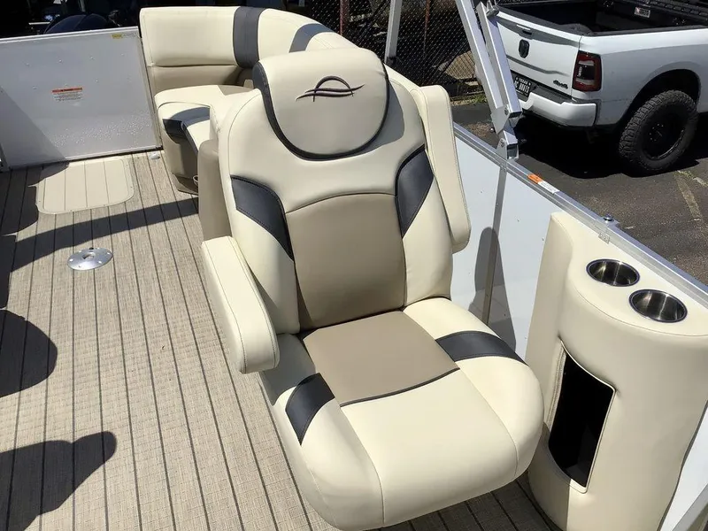 Slide: The Image of SunCatcher Select 22RC 2025 - 37