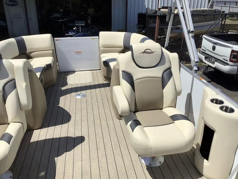 Slide: The Image of SunCatcher Select 22RC 2025 - 38