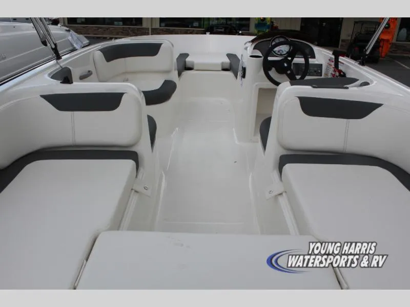 Slide: The Image of Bayliner Element E18 2025 - 11