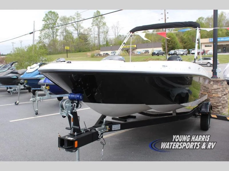 Slide: The Image of Bayliner Element E18 2025 - 4