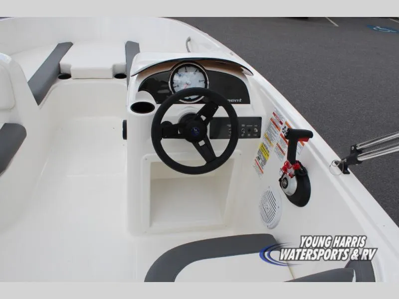 Slide: The Image of Bayliner Element E18 2025 - 7