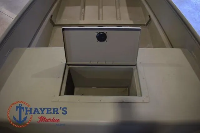 Slide: The Image of Tracker 1542 LW 2025 - 5