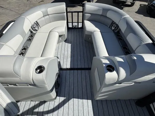 Slide: The Image of Montara 25' SURF BOSS 2.0 CWDH 2025 - 15