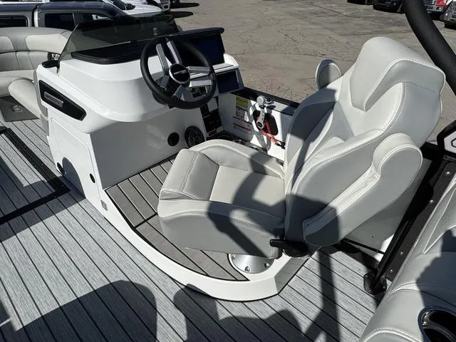 Slide: The Image of Montara 25' SURF BOSS 2.0 CWDH 2025 - 22